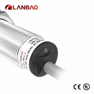 LR18 アナログ出力誘導センサー LR18XCF05LUM 10 ～ 30 VDC IP67 CE および UL 対応