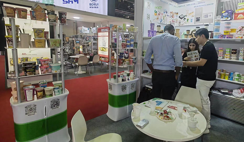 Guangdong Qixing Packing deltog i 2023 Gulfood Manufacturing Exhibition i Dubai