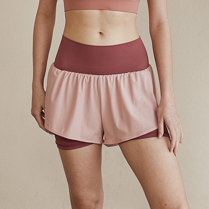 Yoga shorts for girls Featured Image