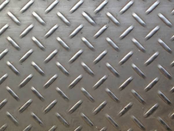 stainless steel checker plate with flat strip projections