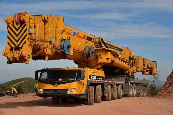 First Show of the World’s Largest All-terrain Crane
