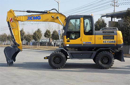 XE150WB, a Brand-new Hydraulic Wheeled Excavator, Comes off the Assembly Line