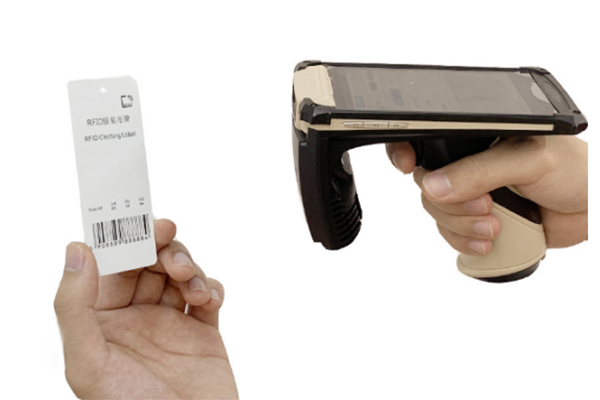 ಇಟಾಲಿಯನ್ ಬಟ್ಟೆ ಲಾಜಿಸ್ಟಿಕ್ಸ್ ಕಂಪನಿಗಳು ವಿತರಣೆಯನ್ನು ವೇಗಗೊಳಿಸಲು RFID ತಂತ್ರಜ್ಞಾನವನ್ನು ಅನ್ವಯಿಸುತ್ತವೆ