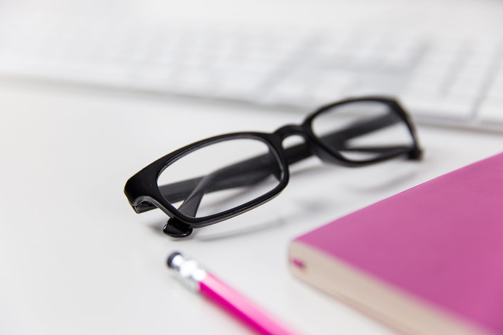 The Uses and Selection Guide of Reading Glasses