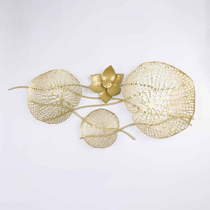 Metal Wall Art Decoration Luxury Golden with Cut-out Discs