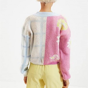 Pārdodu sieviešu krāsas pieskaņotu žakarda puloveru ar V veida kakla izgriezumu