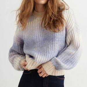 Blue and white tie-dye dream-style women’s pullover sweater