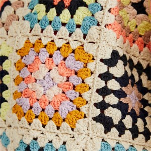 Ziedu trikotāžas sieviešu tamborētais pulovers ar garām piedurknēm