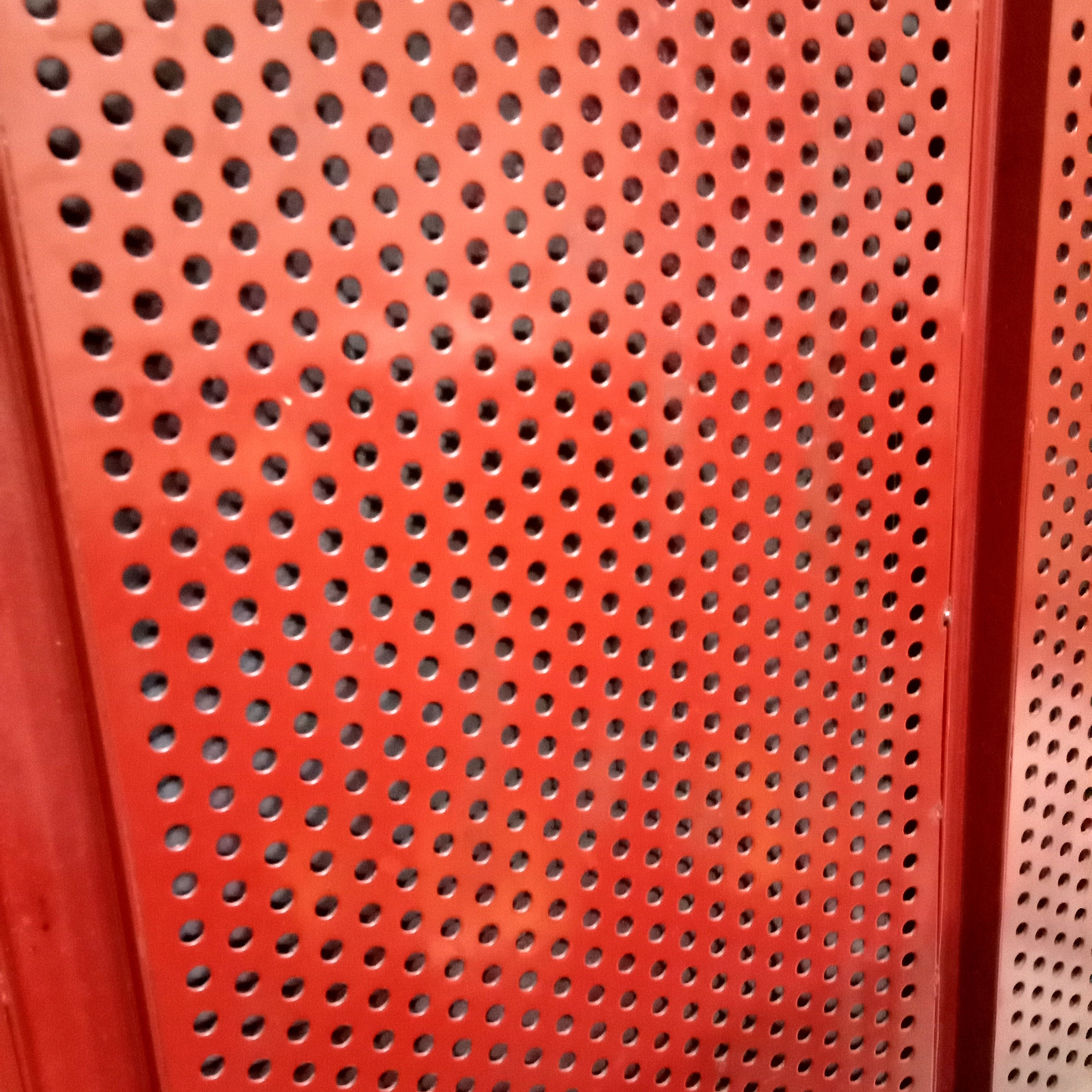 Metal curtain wall, choose perforated metal mesh