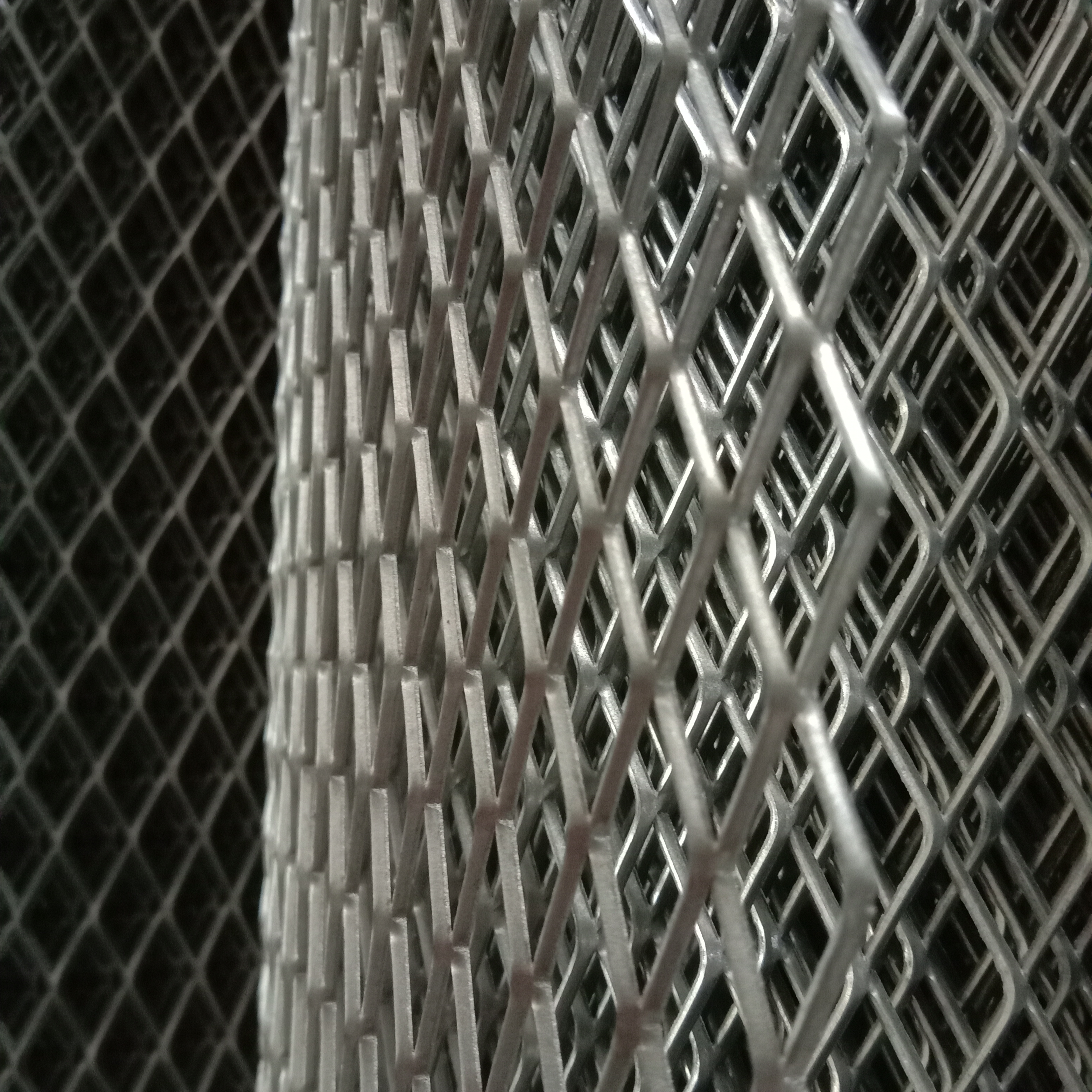 Expertise in diamond expanded metal mesh