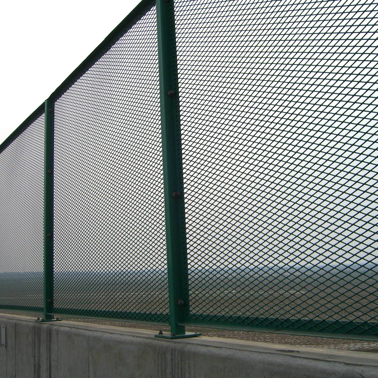 Manufacturing Companies for Expanded Steel Mesh - Power plant exterior wall metal diamond hole guardrail expanded mesh fence – Dongjie