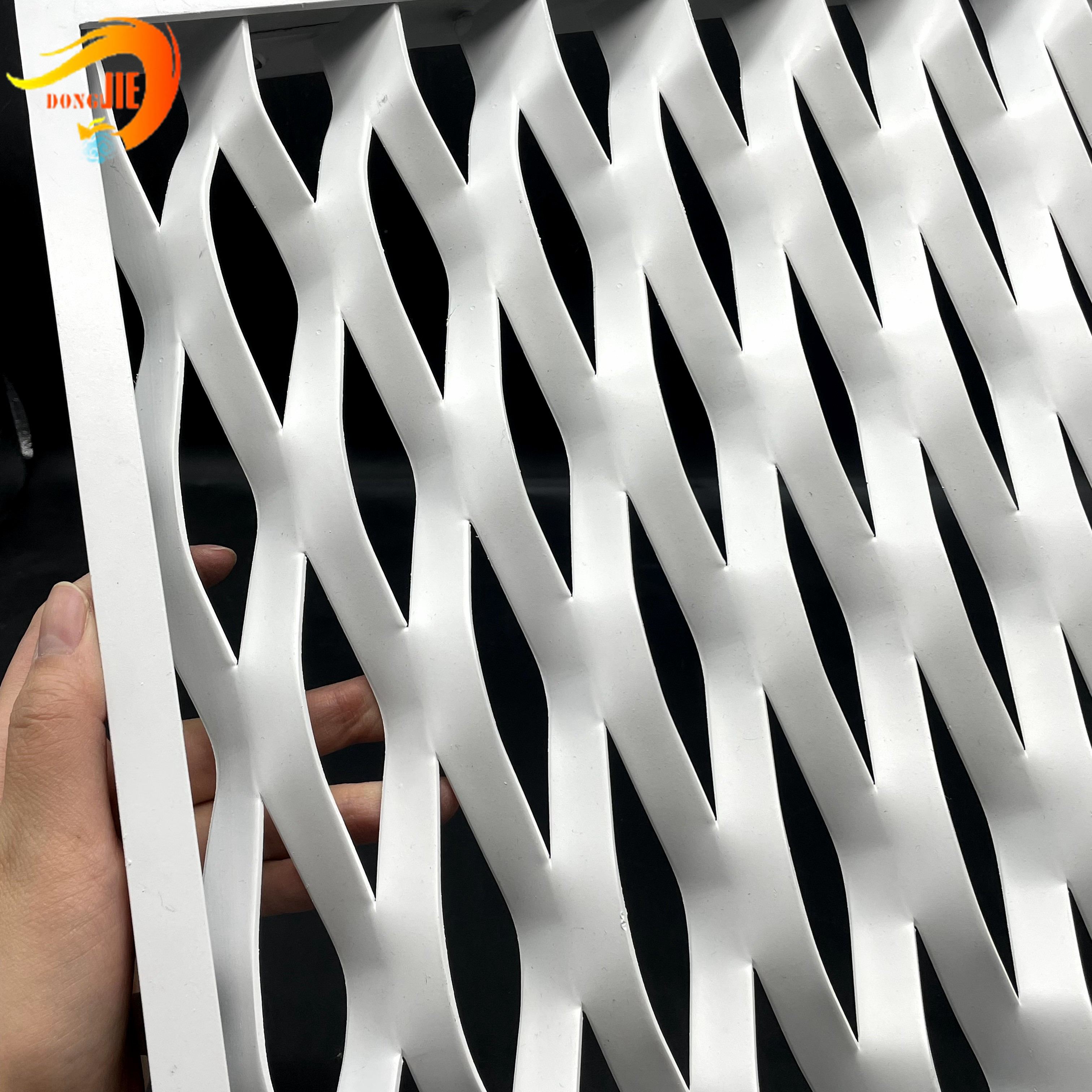 Wholesale Price Expanded Metal Grating - Interior Office Decoration Ceiling Aluminum Expanded Metal Mesh  – Dongjie