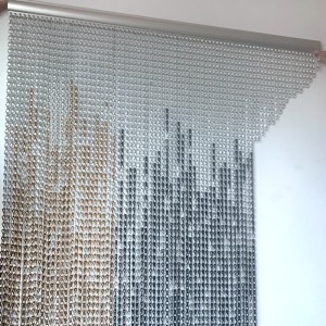 Good Quality Standard Size Aluminum Chain Folding Screen Curtains for Room Dividers