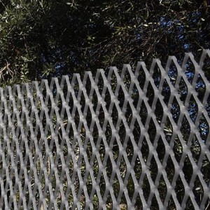 Προστασία κήπου από γαλβανισμένο χάλυβα με διογκωμένο μεταλλικό φράχτη