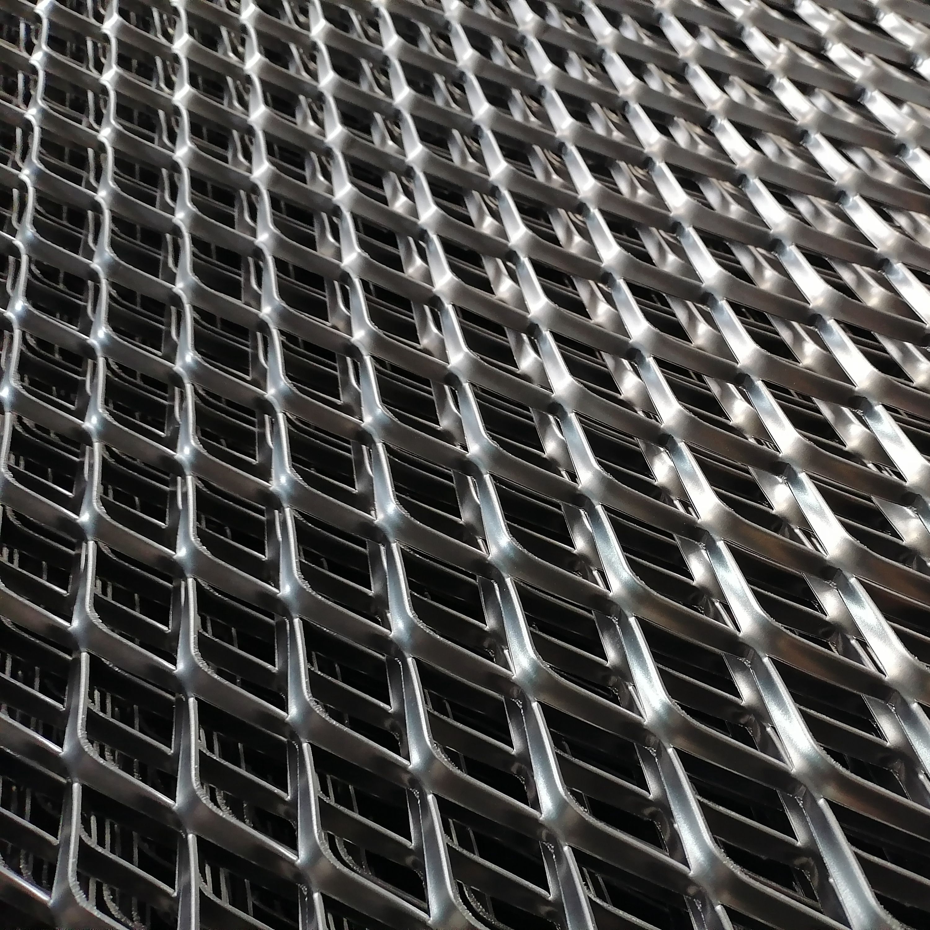 Maintenance methods of rhombus expanded steel mesh