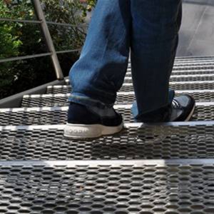 China factory walkway stair galvanized expanded metal mesh sheet panel