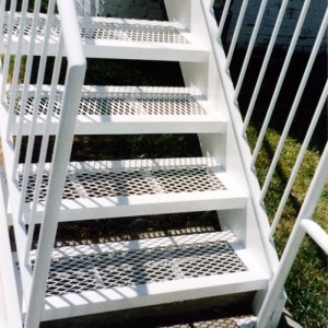 Galvanized expanded metal stair treads walking surface