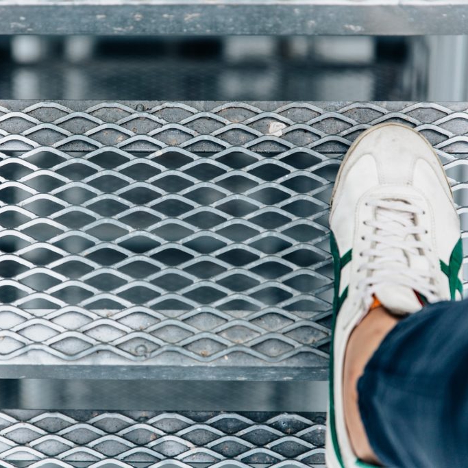 Why can expanded metal mesh be used as stair treads?