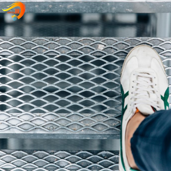 2019 China New Design Diamond Lath Mesh - Factory sales stairs safety grating low carbon steel expanded metal mesh – Dongjie