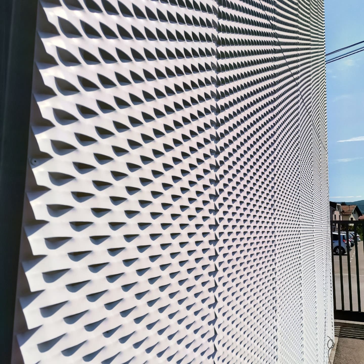 Flexible application of steel mesh curtain wall—Anping Dongjie Wire Mesh