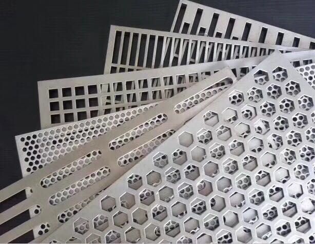 Bottom price Perforated Stairs - Custom Perforated Metal Mesh Sheets – Dongjie