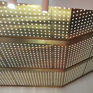 Rete metallica perforata in metallo con design a soffitto del centro commerciale