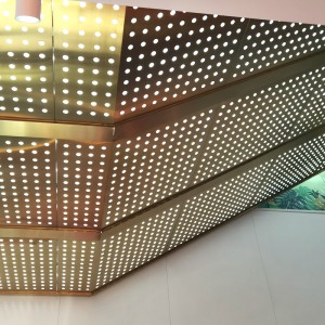 Kaubanduskeskuse dekoratiivsed perforeeritud metallist laeplaadid