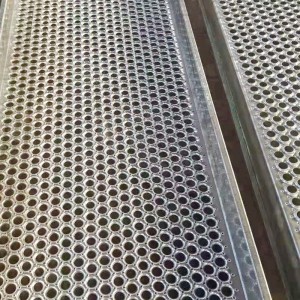 0.4mm 0.5mm 1mm Thick Anti Slip Metal Sheet for Floor and Stairs