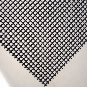 Electrostatic spaying fire-retardant window screen metal mesh