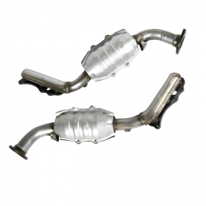 China manufactures 3-way catalytic converter for Toyota land cruiser