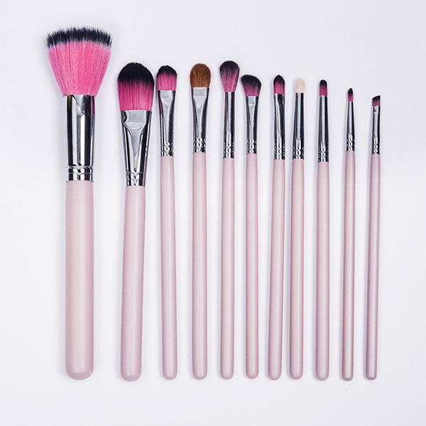 Dongshen wholesale 11pcs wood makeup brushes vegan pink customizable makeup brush set for cosmetic Featured Image