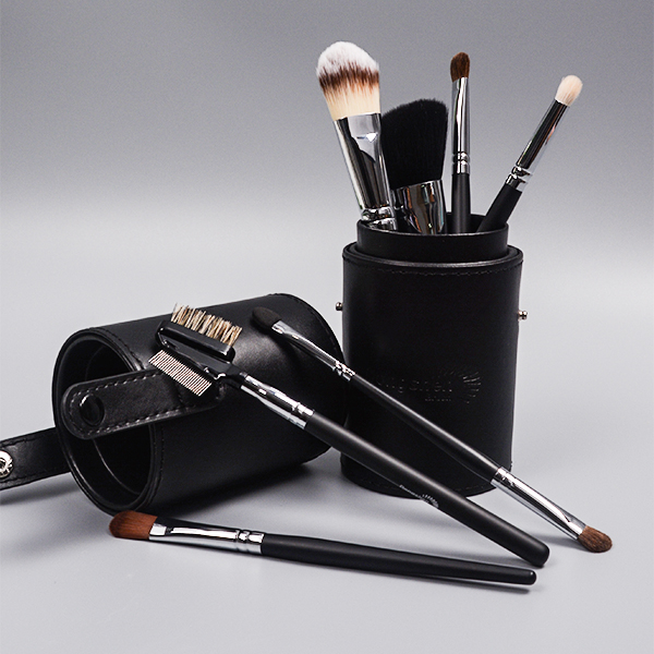 DM Top selling 7pcs wood handle makeup brushes custom logo natural hair makeup brush set with case makeup brush canister
