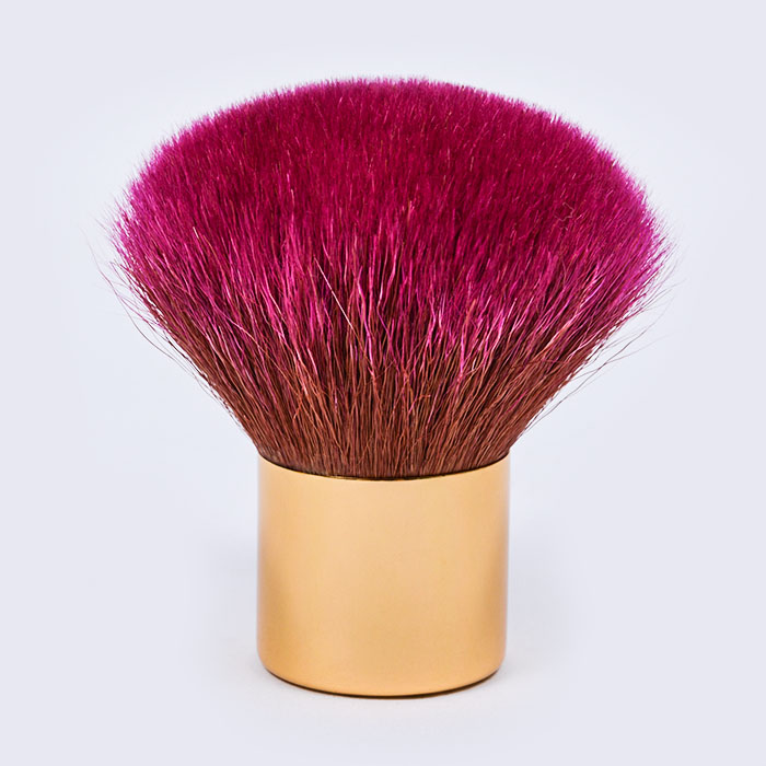 Vente en gros de marque privée visage cheveux de chèvre rouge brosse Kabuki poignée en métal doré pinceau de maquillage fard à joues poudre brosse