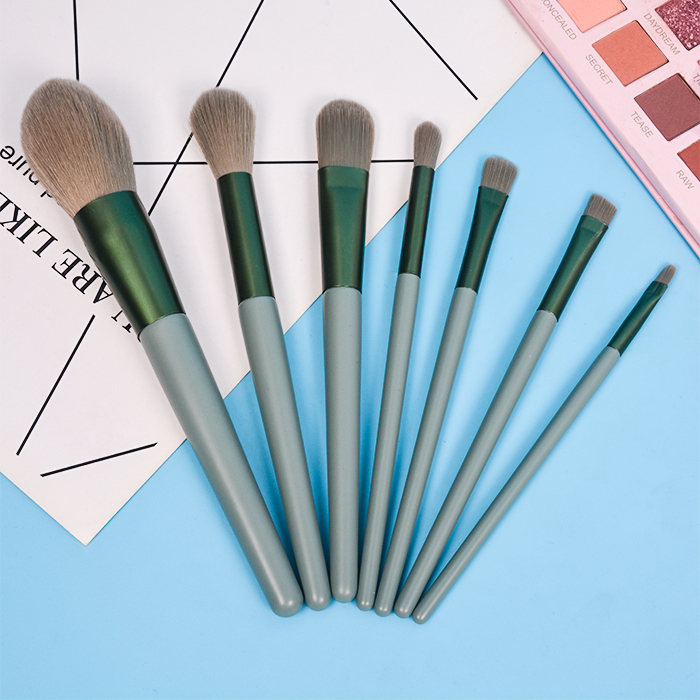 New design private label wood handle makeup brush 7pcs green vegan synthetic hair ladies daily cosmetic brush set