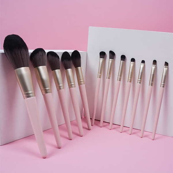 12pcs priveelabel Vegan Cosmetic Brush oanpaste syntetyske hier Houten Handle Makeup Brush Set