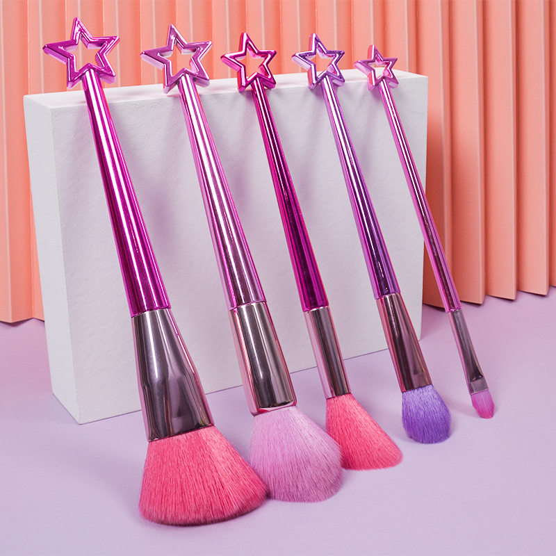Some tips about makeup brushes
