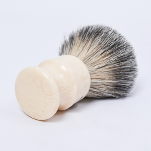 Dongshen Natural Pure Badger Hair Bege Resin Handle Premium Personalizado Escova de Barbear Masculina Escova de Barbear para Viagem