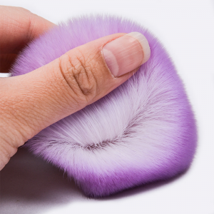 Dongshen vente en gros sous étiquette privée doux violet pointe cheveux synthétiques Kabuki poudre pinceaux de maquillage pinceau fard à joues