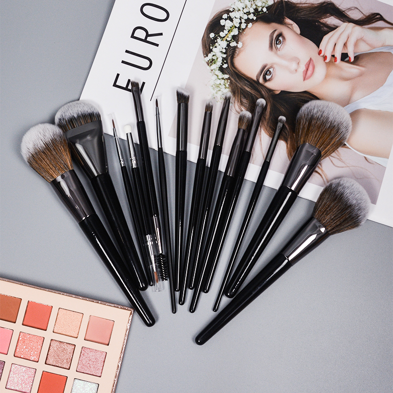 What is the difference between expensive and cheap makeup brushes？