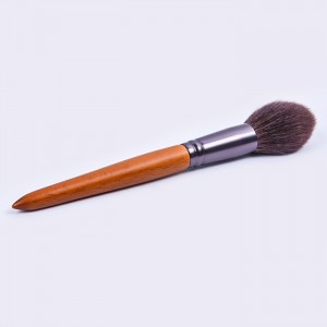 Fabricante de brochas de maquillaje Dongshen, brocha para resaltar con mango de madera y pelo de cabra elástico de lujo llameante