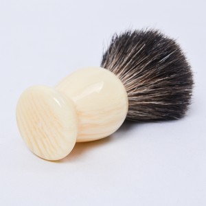 Dongshen סיטונאי באיכות גבוהה תווית פרטית שחורה גירית שיער מברשת גילוח ידית שרף לגילוח רטוב לגברים