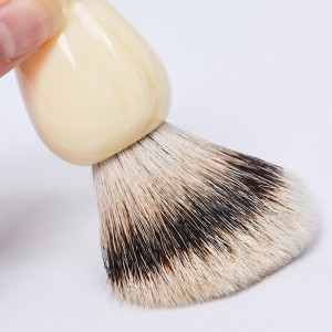 Dongshen toptan özel etiket lüks doğal gümüş uçlu porsuk saç reçine kolu erkek tıraş fırçası yüz ıslak tıraş için
