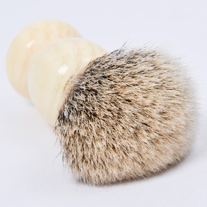 Донгсхен велепродаја приватне робне марке луксузна мушка четка за бријање од природног сребрног врха јазавца од смоле за косу за мокро бријање