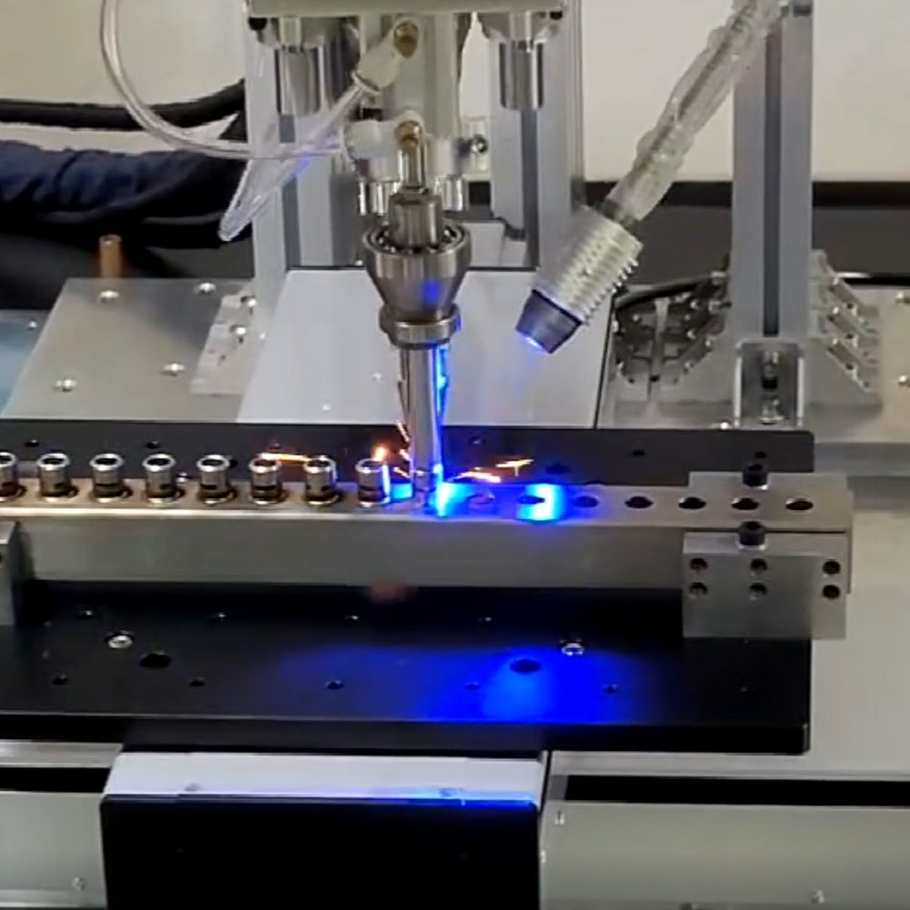 Automatesch Laser Schweißmaschinn ass ëmmer méi populär an der Industrieproduktioun