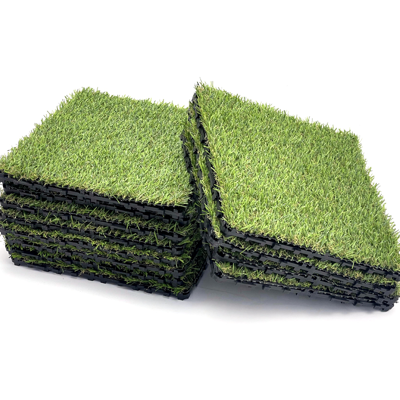 Green Patchwork Artificial Grass Carpet Interlocking Turf Decking Tiles for Outdoor Landscaping Garden Featured Image