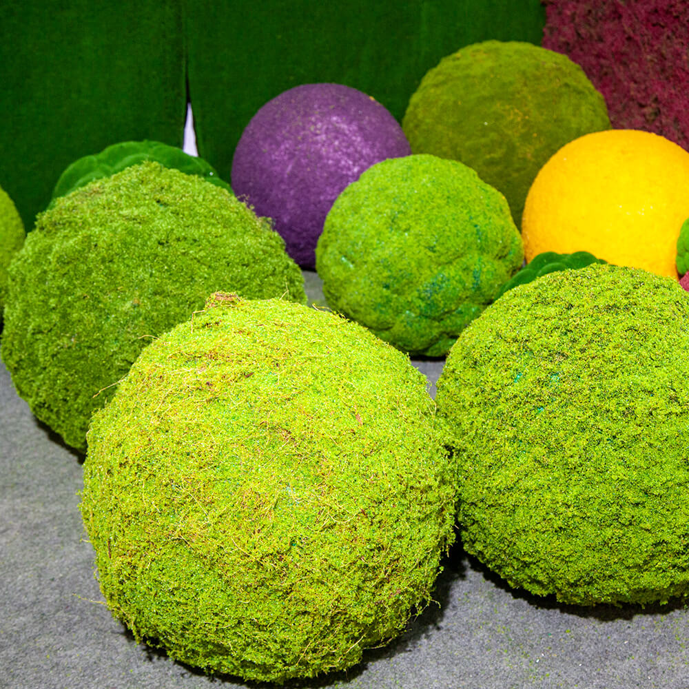 Kënschtlech Topiary Ball