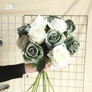 Kulîlkên Sor ên Artificial Pearl Flannel Silk Roses Faux Bridal Wedding Bouquet for Home Garden Party Decor Floral