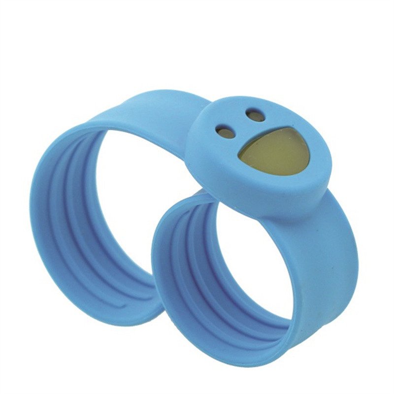 TW06 All Natural Silicone Mosquito Repellent Bracelet With Refill Pallets deet free
