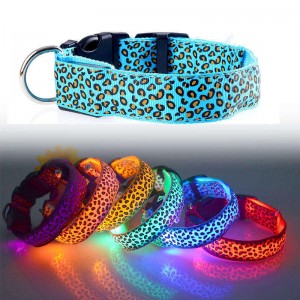 Collare per animali domestici con luce LED regolabile con stampa leopardata