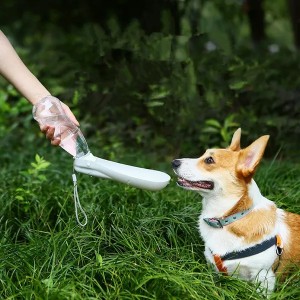 Portable Squeeze Type Outdoor Pet Drinking Cup